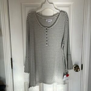 NWT Liz Claiborne Top